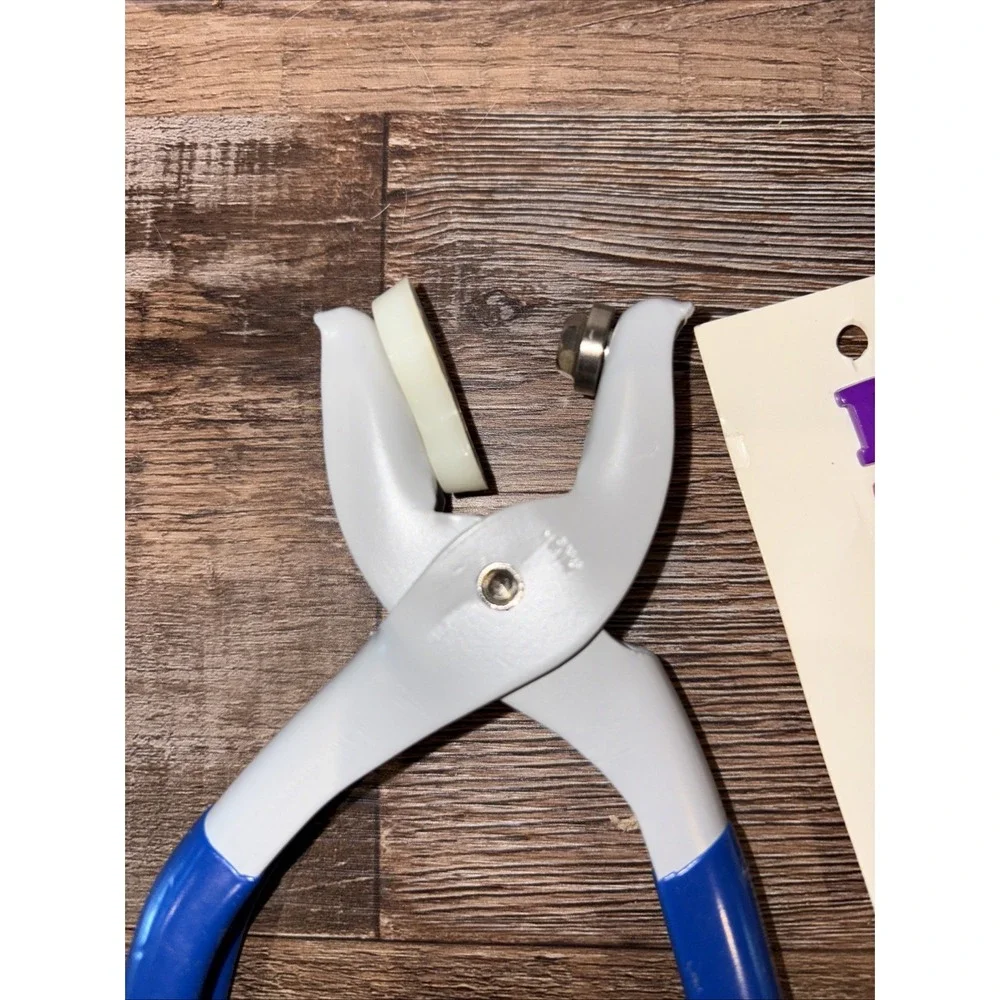 VINTAGE DRITZ HEAVY DUTY PLIER APPLIES SNAPS & EYELETS, BINGO BUTTONS & NEEDLES